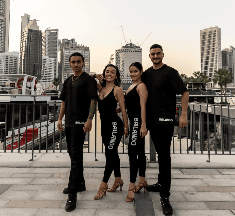 Bailando card image
